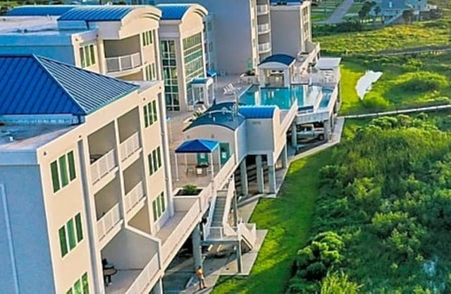 6 Nights at Seaside Resort on Galveston Island, Sept 5 - 11 2 Br 2 Bth villa