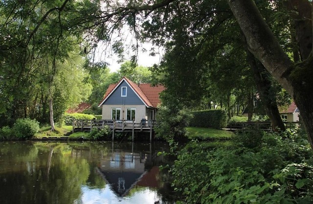 6-Person Comfort Villa