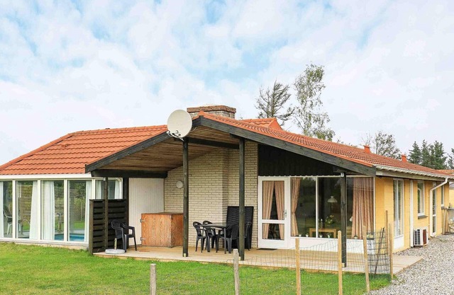 6 person holiday home in Ulfborg-By Traum
