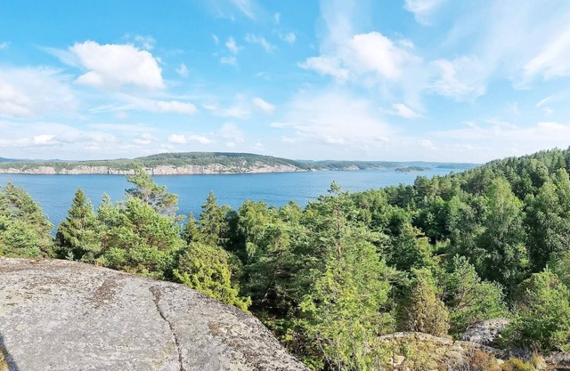 6 person holiday home in BRASTAD