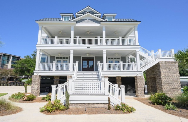 7 BR Beach House, with Private Pool, Elevator, Ocean Views! Moore Fun!