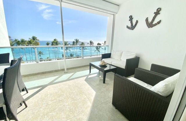 703 Marbella 2 bedrooms Beachfront Beautiful Apartment