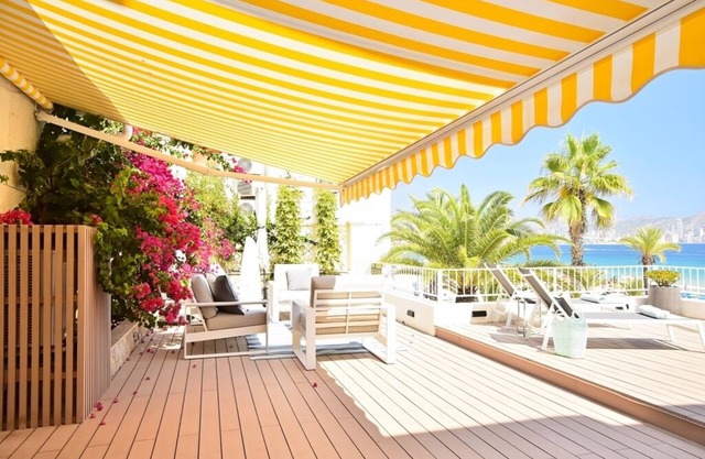 70sqm terrace & 100sqm first line beach apartment