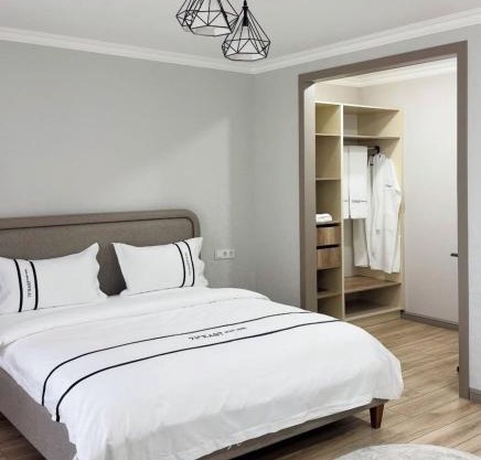 71 East Apart Hotel