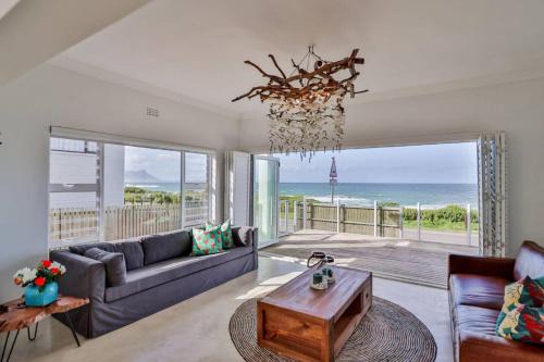 78 Beach Road - Seafront luxury bliss