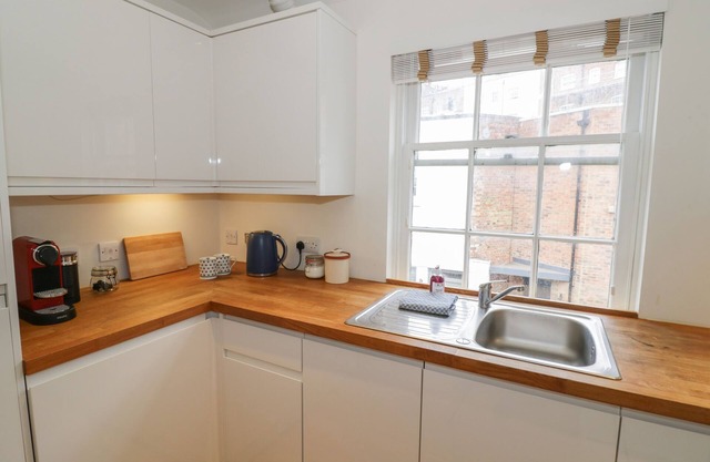 7A LANSDOWN PLACE LANE, romantic in Cheltenham