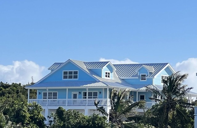 7BR7BA, Pool, 2 Boat slips, step to Tahiti Beach, Sleeps 18, +cabana adds on 2