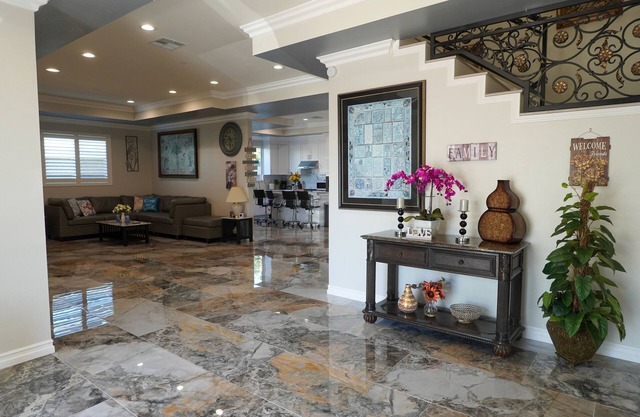 7BRLuxury Home Near Disney & Knott's for 30 people