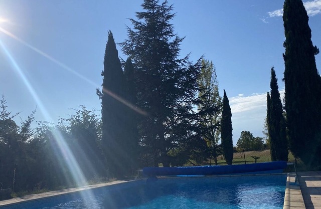 8-bedroom vacation home with swimming pool in charming Lot village