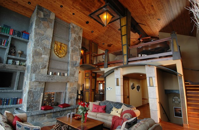 8 Bedrooms, Sleeps 18, 12 bath, Movie theater, Spa, Hot tub, ELEVATOR