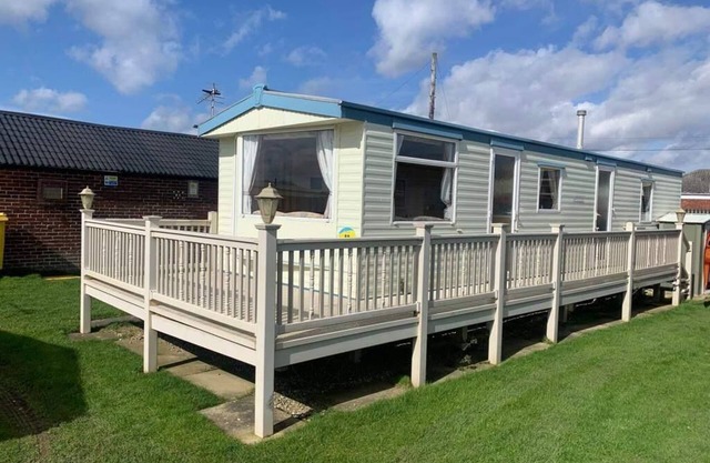 8 Berth Caravan-Ingoldmells-Dog Friendly
