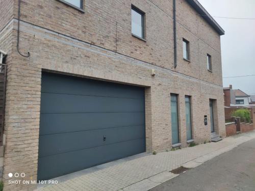 8 chambres privées dans une villa de luxe partagée de 350m2