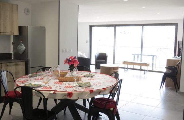 8-guest apartment in Albiez with large balcony
