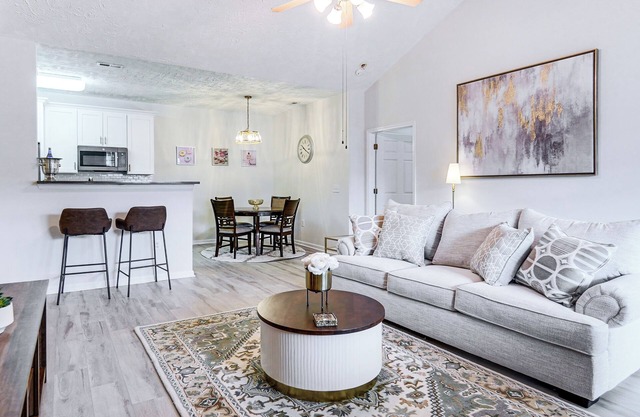 9 Mi to Dtwn Fayetteville: Condo w/Pool Access!