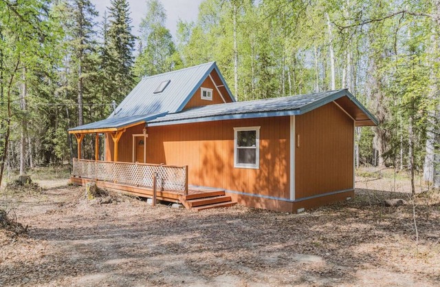9713 Salcha Dr, Salcha AK · Lake Chateau's Private Cabin
