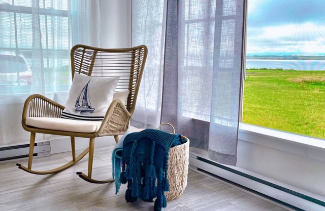 A beautiful new waterfront cottage located at Greenwich National Park
