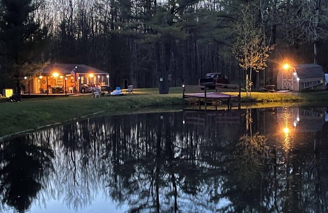 A beautiful rustic cabin with outdoor activities. Small groups, or big families.