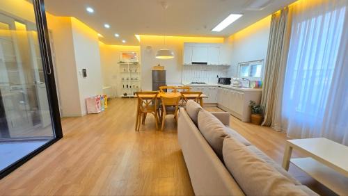 A Bridge House 2A-1