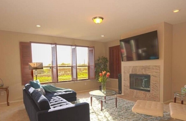 A Charming, Spacious, Cozy SA Texas Hill Country Home with easy access to I-10!