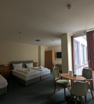 A - City HOTEL Schiff
