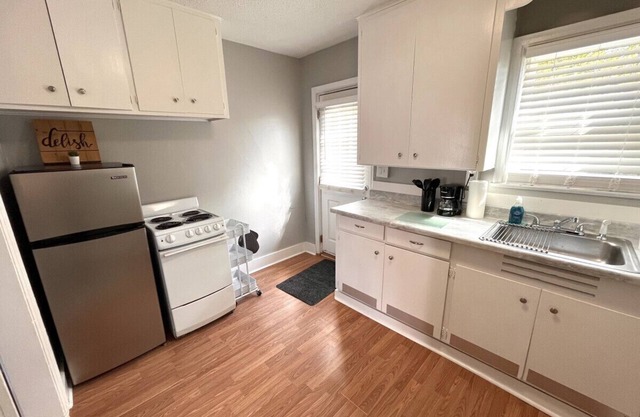 A comfy and very functional Efficiency apartment with many updates!