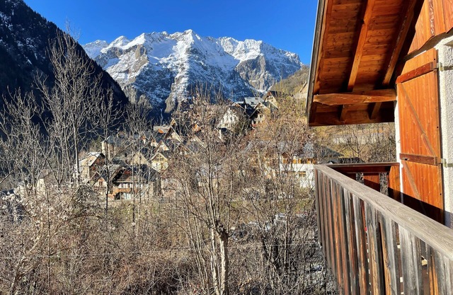 A cosy mountain chalet with access to the "Les 2 Alpes" ski resort
