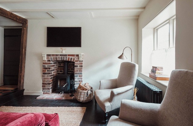 A cosy period cottage set in the heart of one of England's most beautiful villages, Alfriston.