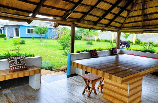 A Cozy House with Private Pool - Outdoor Dining & backup power