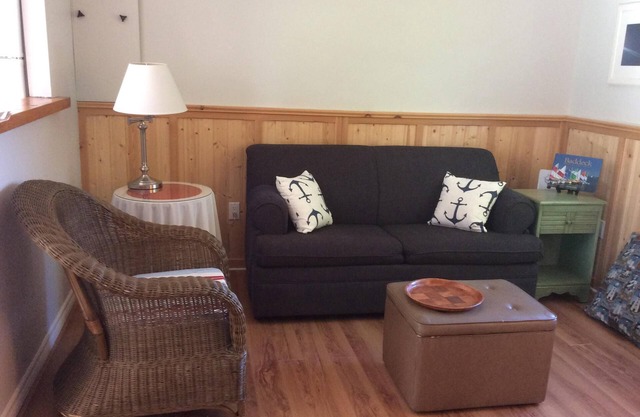 A cozy place to stay with access to the beach