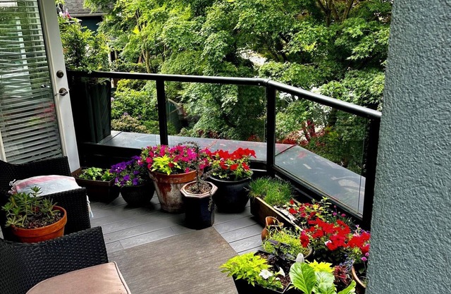 A fantastic, quiet, south facing sunny 1 bedroom apartment in Kits, Vancouvernnn