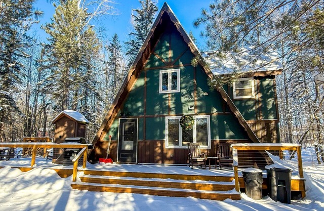 A-Frame - Near Ski Resort, Trails, FirePit, sauna