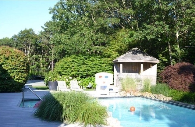 A Hamptons gem, Near the Beach!