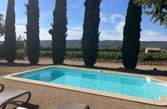 A haven of peace for two surrounded by vineyards with panoramic views.