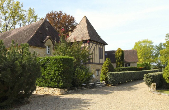 A Haven of Peace in the Heart of Perigord Les Eyzies. n19th Century House Pool.