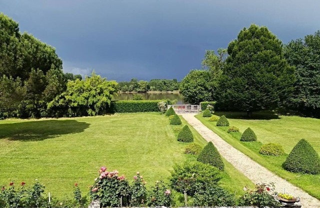 A haven of tranquillity on the banks of the Dordogne River
