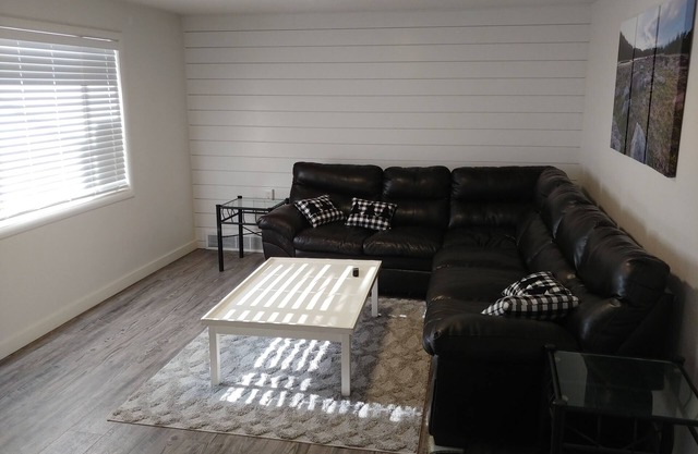 A Hidden Gem! Sleeps 8+ Near Fish Lake and Capitol Reef National Park