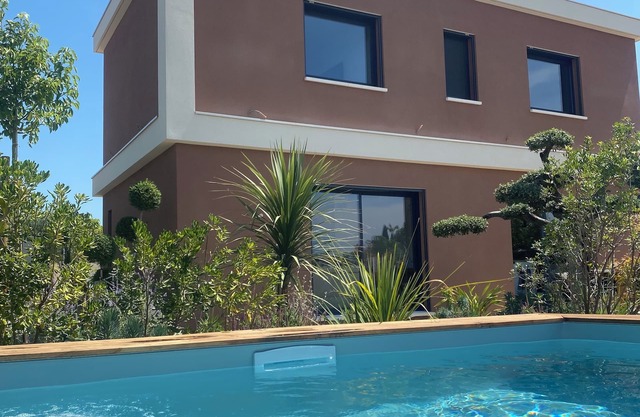 A Jacuzzi in Provence .Nest of dreams