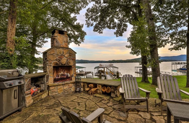 A Lake Blue Ridge Cottage