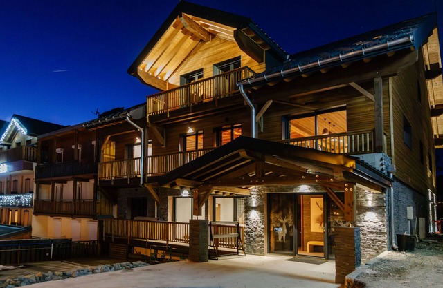 A luxury chalet at the foot of the slopes