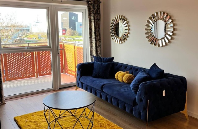 A new, stylish apartment in the heart of West Thurrock, Lakeside. nn