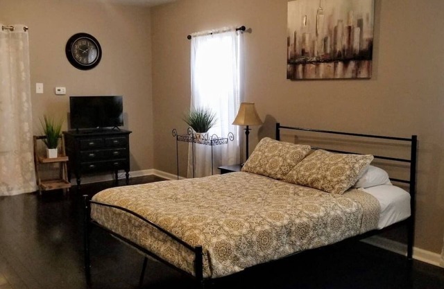 ✨A Nice apt. in Downtown Indianapolis w/free wifi✨