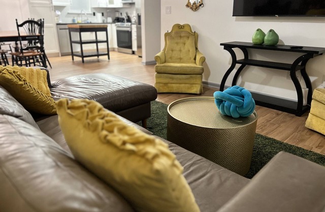 A One Level, 4BR Delite Amazing Great Room