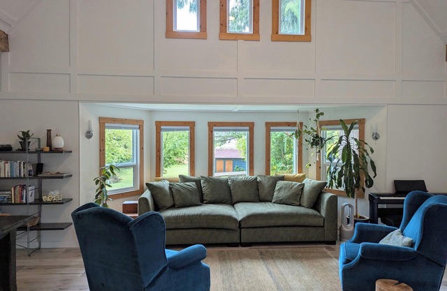A One-of-a-Kind Rural Stay on Covered Wagon Trail (with EV Charging)