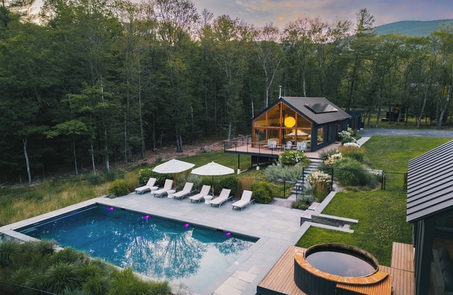 A Retreat @ Hudson Woods With Pool & Hot Tub