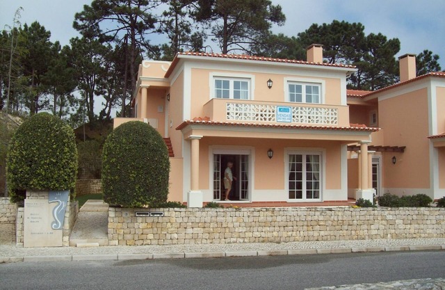 A spacious 3 bedroom apartment on a championship golf resort .Set in a