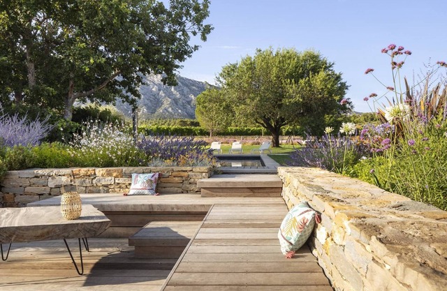 A villa in a vineyard estate. With a swimming pool, jacuzzi and sauna – Sleeps 6