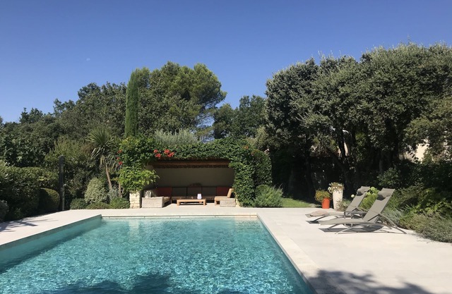 A villa with private pool and beautiful garden in the Golden Triangle.