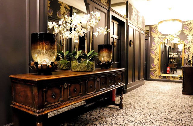 Abbotsford Hotel
