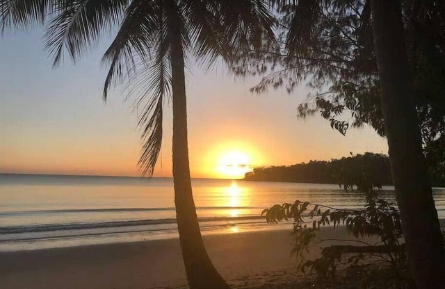 Absolute Beachfront 2 Bedroom Luxury Holiday Home