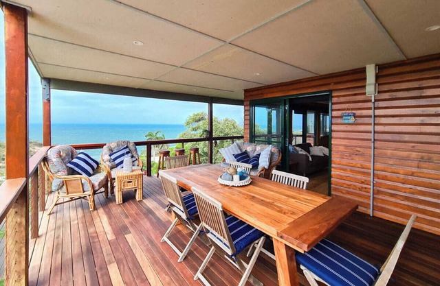 Absolutely stunning views of the ocean. Perfect house for a Holiday!